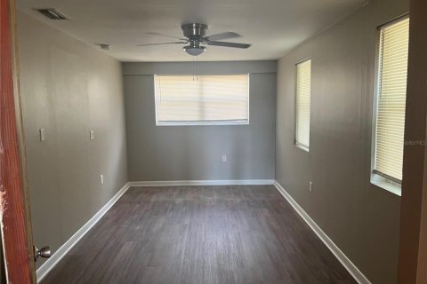 Villa ou maison à louer à Lakeland, Floride: 4 chambres, 128.02 m2 № 2320878 - photo 15