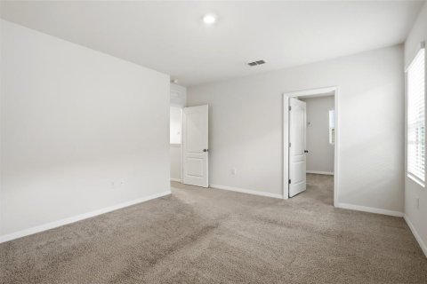House in Saint Cloud, Florida 4 bedrooms, 204.76 sq.m. № 2289485 - photo 30