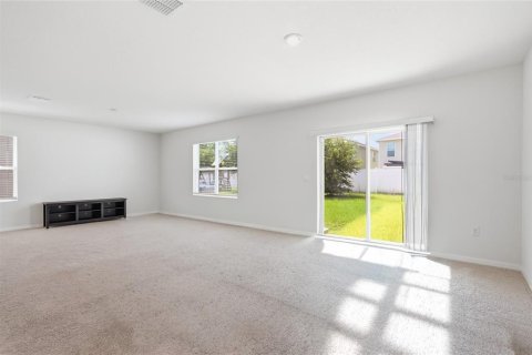 House in Saint Cloud, Florida 4 bedrooms, 204.76 sq.m. № 2289485 - photo 15
