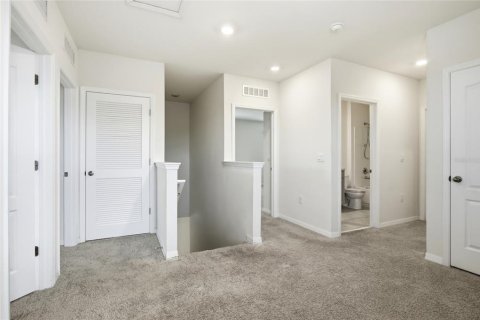 House in Saint Cloud, Florida 4 bedrooms, 204.76 sq.m. № 2289485 - photo 17