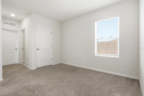 House in Saint Cloud, Florida 4 bedrooms, 204.76 sq.m. № 2289485 - photo 18