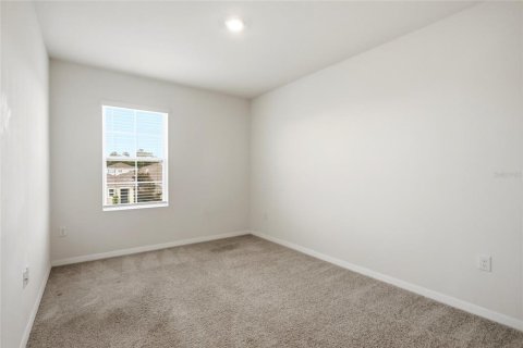 House in Saint Cloud, Florida 4 bedrooms, 204.76 sq.m. № 2289485 - photo 20