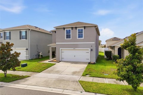 House in Saint Cloud, Florida 4 bedrooms, 204.76 sq.m. № 2289485 - photo 3