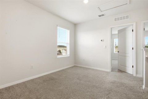 House in Saint Cloud, Florida 4 bedrooms, 204.76 sq.m. № 2289485 - photo 19