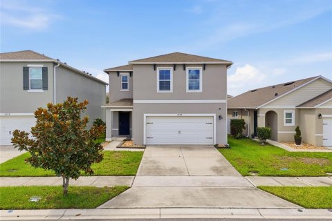 House in Saint Cloud, Florida 4 bedrooms, 204.76 sq.m. № 2289485 - photo 2