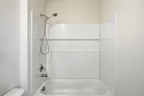 House in Saint Cloud, Florida 4 bedrooms, 204.76 sq.m. № 2289485 - photo 25