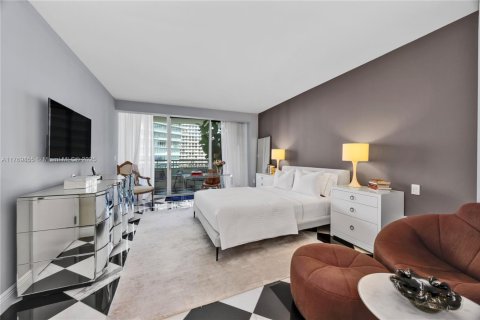 Condo in Miami, Florida, 2 bedrooms  № 1691373 - photo 11