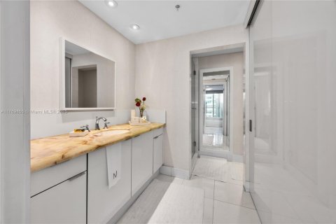 Condo in Miami, Florida, 2 bedrooms  № 1691373 - photo 19