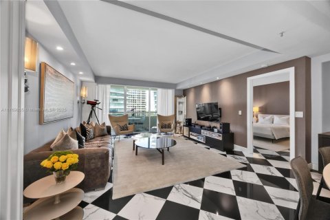 Condo in Miami, Florida, 2 bedrooms  № 1691373 - photo 8