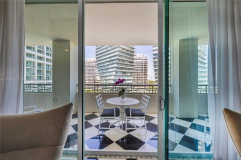 Condo in Miami, Florida, 2 bedrooms  № 1691373 - photo 23