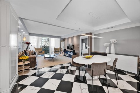 Condo in Miami, Florida, 2 bedrooms  № 1691373 - photo 7
