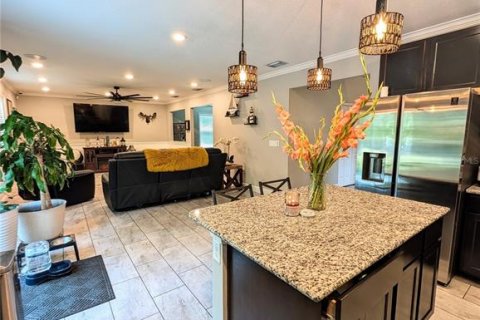 Casa en venta en Weeki Wachee, Florida, 4 dormitorios, 272.02 m2 № 2215444 - foto 9