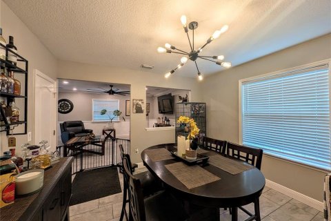 Casa en venta en Weeki Wachee, Florida, 4 dormitorios, 272.02 m2 № 2215444 - foto 14