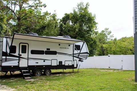 Casa en venta en Weeki Wachee, Florida, 4 dormitorios, 272.02 m2 № 2215444 - foto 27
