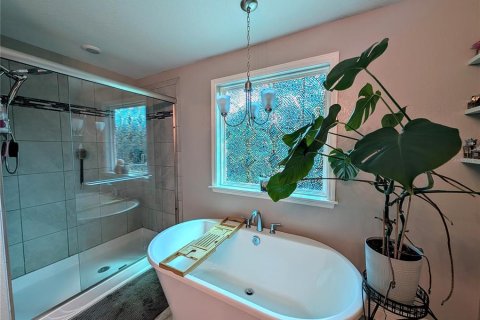 Casa en venta en Weeki Wachee, Florida, 4 dormitorios, 272.02 m2 № 2215444 - foto 19