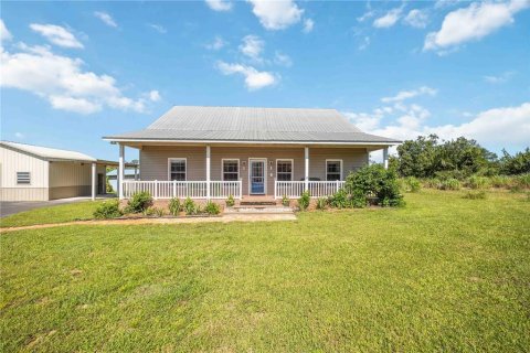 House in Sebring, Florida 3 bedrooms, 219.25 sq.m. № 2296276
