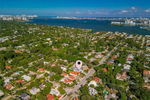 Villa ou maison à vendre à Miami, Floride: 4 chambres, 218.88 m2 № 1941942 - photo 4