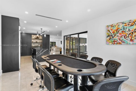 Villa ou maison à vendre à Miami, Floride: 4 chambres, 218.88 m2 № 1941942 - photo 19