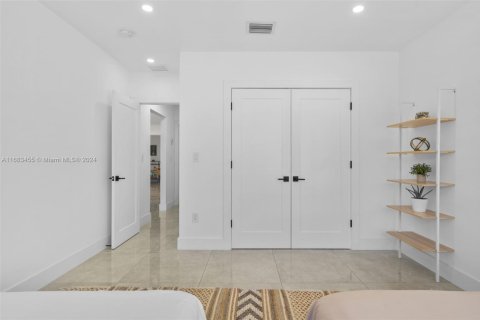 Villa ou maison à vendre à Miami, Floride: 4 chambres, 218.88 m2 № 1941942 - photo 29