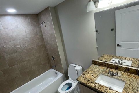 Touwnhouse à vendre à Fort Lauderdale, Floride: 3 chambres, 95.88 m2 № 1766786 - photo 10