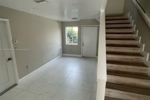 Touwnhouse à vendre à Fort Lauderdale, Floride: 3 chambres, 95.88 m2 № 1766786 - photo 6