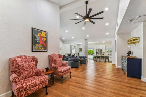 Casa en venta en Tampa, Florida, 4 dormitorios, 197.05 m2 № 1887119 - foto 16