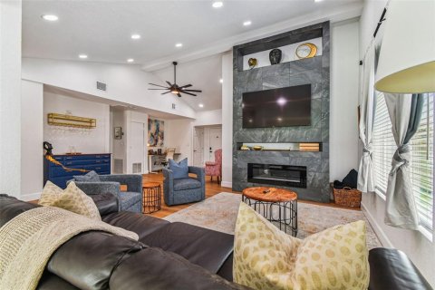 Casa en venta en Tampa, Florida, 4 dormitorios, 197.05 m2 № 1887119 - foto 27