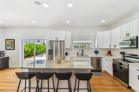 Casa en venta en Tampa, Florida, 4 dormitorios, 197.05 m2 № 1887119 - foto 18