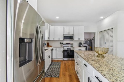 Casa en venta en Tampa, Florida, 4 dormitorios, 197.05 m2 № 1887119 - foto 21