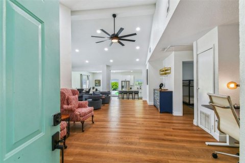 Casa en venta en Tampa, Florida, 4 dormitorios, 197.05 m2 № 1887119 - foto 7