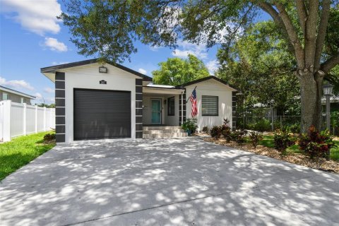 Casa en venta en Tampa, Florida, 4 dormitorios, 197.05 m2 № 1887119 - foto 2