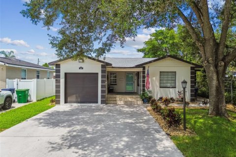 Casa en venta en Tampa, Florida, 4 dormitorios, 197.05 m2 № 1887119 - foto 6