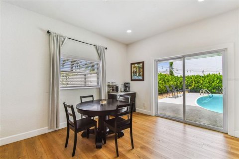 Casa en venta en Tampa, Florida, 4 dormitorios, 197.05 m2 № 1887119 - foto 24