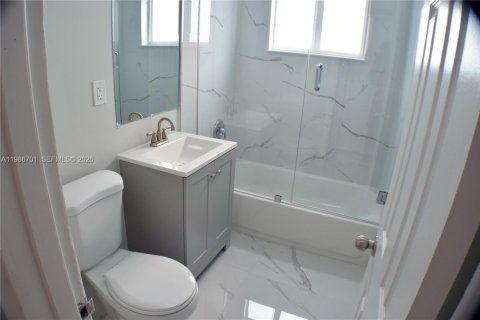 Снять в аренду виллу или дом в Халландейл-Бич, Флорида 2 спальни, 90.58м2, № 2048423 - фото 18