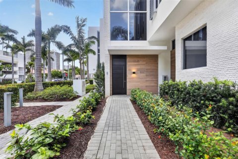 Touwnhouse à Aventura, Floride 4 chambres, 305.83 m2 № 2084690