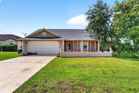 House in Palm Coast, Florida 4 bedrooms, 194.91 sq.m. № 2197808