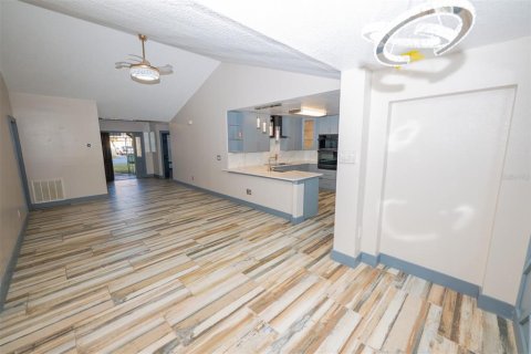 House in Kissimmee, Florida 5 bedrooms, 145.58 sq.m. № 2098019 - photo 9