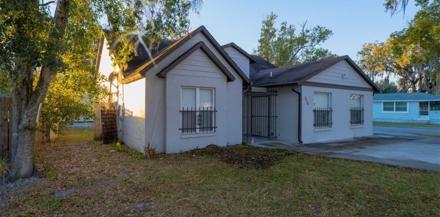 House in Kissimmee, Florida 5 bedrooms, 145.58 sq.m. № 2098019