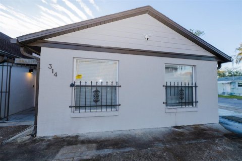 House in Kissimmee, Florida 5 bedrooms, 145.58 sq.m. № 2098019 - photo 3