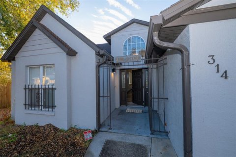 House in Kissimmee, Florida 5 bedrooms, 145.58 sq.m. № 2098019 - photo 2