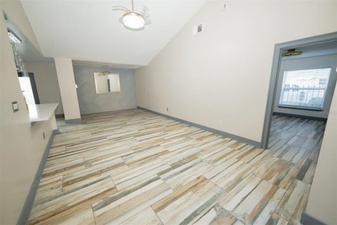 House in Kissimmee, Florida 5 bedrooms, 145.58 sq.m. № 2098019 - photo 21