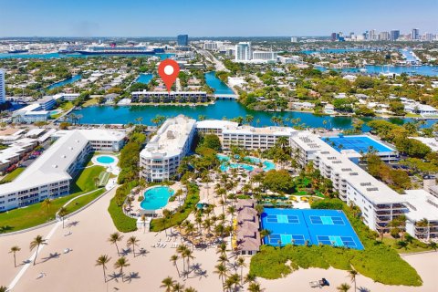 Adosado en venta en Fort Lauderdale, Florida, 2 dormitorios, 176.89 m2 № 2146608 - foto 2