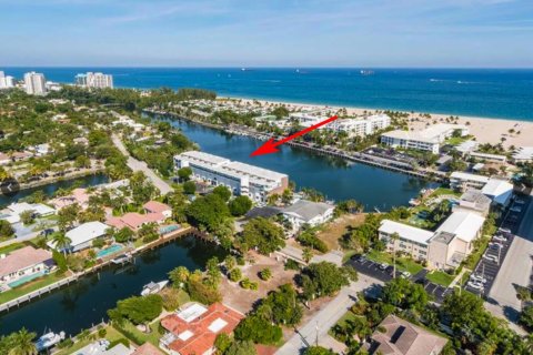 Adosado en venta en Fort Lauderdale, Florida, 2 dormitorios, 176.89 m2 № 2146608 - foto 4