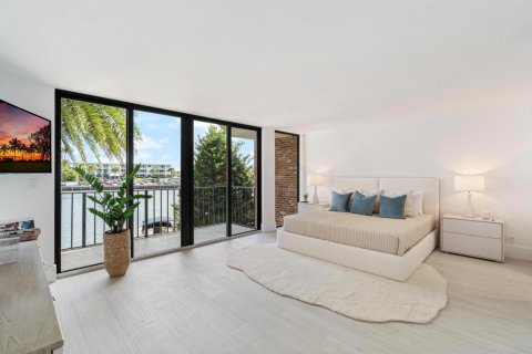 Adosado en venta en Fort Lauderdale, Florida, 2 dormitorios, 176.89 m2 № 2146608 - foto 20