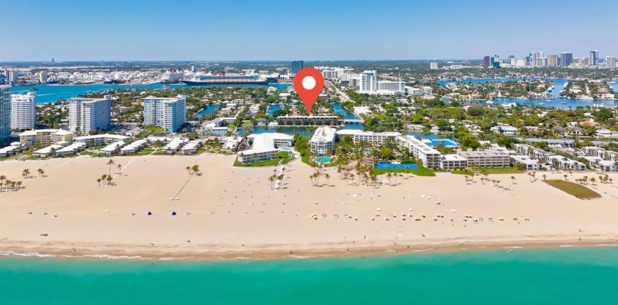 Adosado en Fort Lauderdale, Florida 2 dormitorios, 176.89 m2 № 2146608