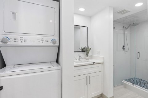Adosado en venta en Fort Lauderdale, Florida, 2 dormitorios, 176.89 m2 № 2146608 - foto 27