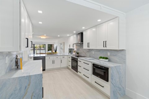 Adosado en venta en Fort Lauderdale, Florida, 2 dormitorios, 176.89 m2 № 2146608 - foto 11