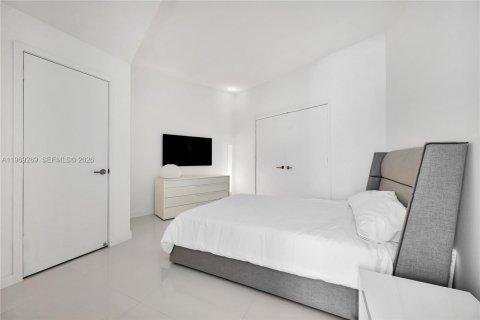 Снять в аренду квартиру в Майами, Флорида 4 спальни, 204.76м2, № 2030174 - фото 11