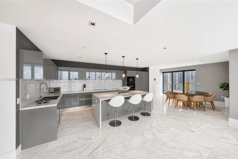 Copropriété à vendre à Miami, Floride: 3 chambres, 286.42 m2 № 2257922 - photo 11