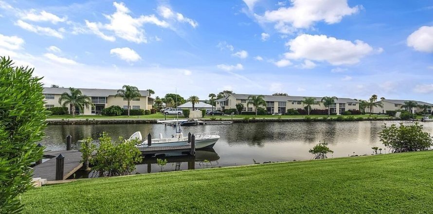 Condo in Vero Beach, Florida, 2 bedrooms  № 913865